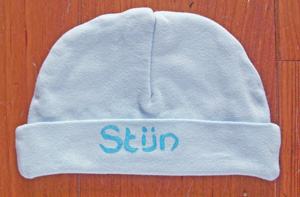 http://myshop.s3-external-3.amazonaws.com/shop1096100.pictures.babykleding.mutsgeboortenaam.jpg