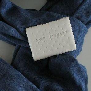 Broche monbiscuit*