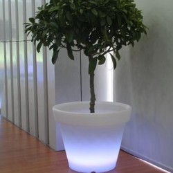 http://myshop.s3-external-3.amazonaws.com/shop1279700.pictures.LED%20bloempot%20RGB_p1_G.jpg