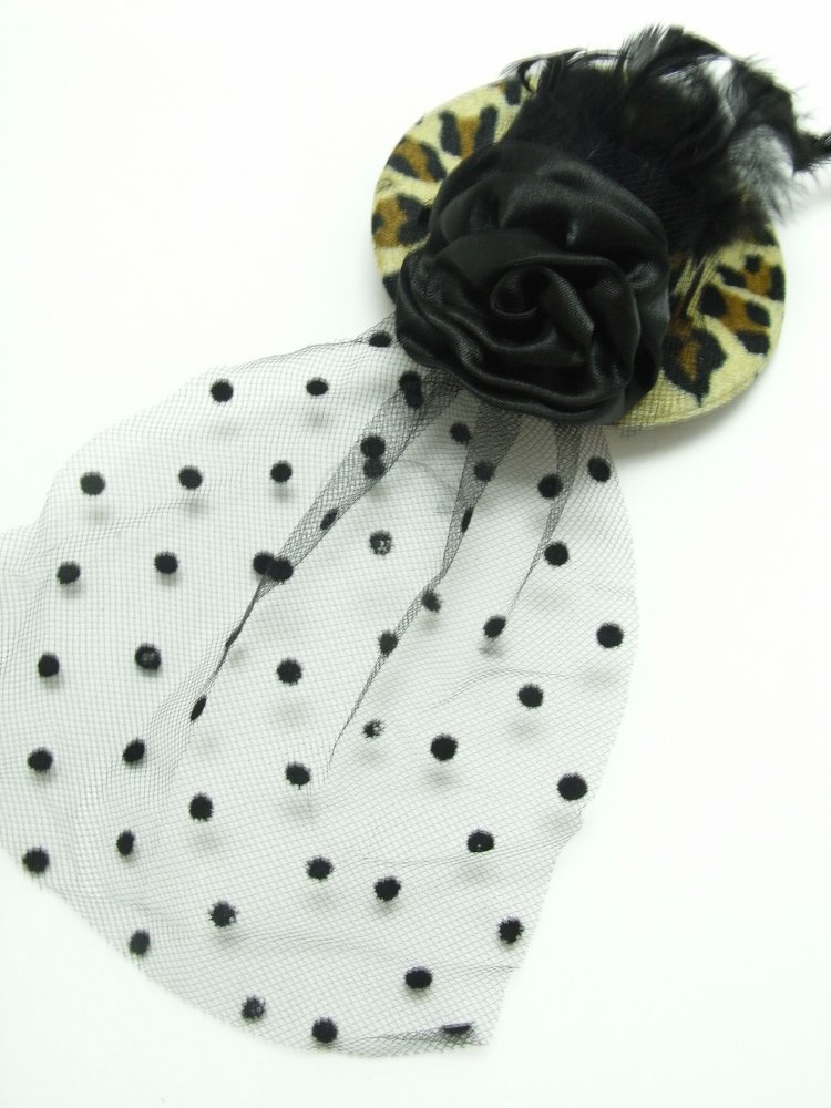 Fascinators hats � 10 cm.