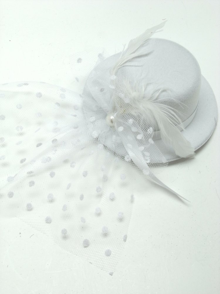 Fascinators hats � 13 cm.