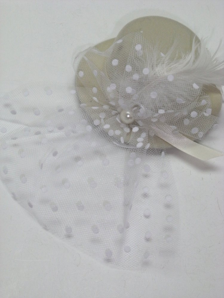 Fascinators hats � 13 cm.