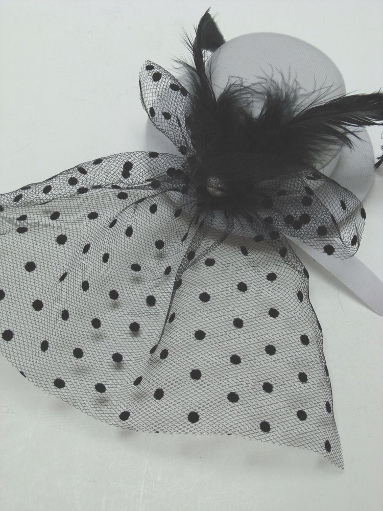 Fascinators hats � 13 cm.