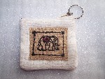 http://myshop.s3-external-3.amazonaws.com/shop1569600.pictures.portemonnee%20wit.kl.jpg