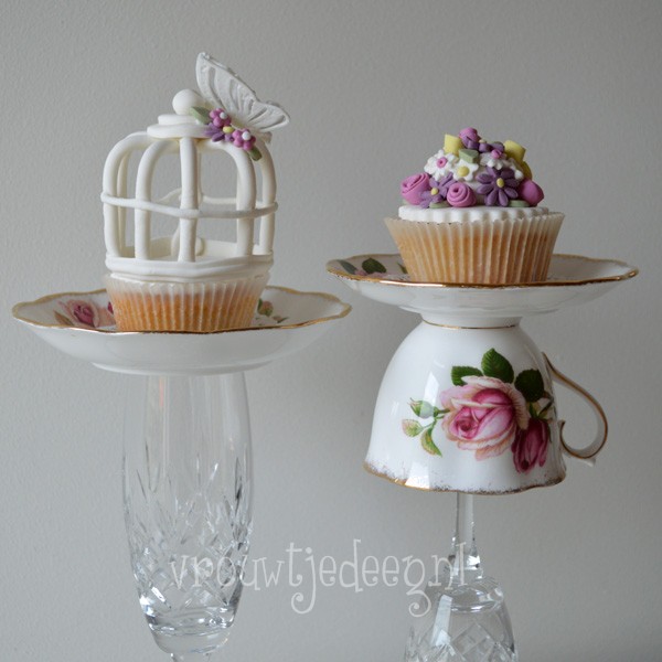 http://myshop.s3-external-3.amazonaws.com/shop1963600.pictures.cakecentralaw.jpg