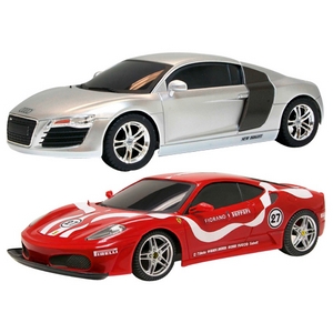 AFSTANDSBESTUURBARE AUTO 1:16 AUDII R8 / FERRARI