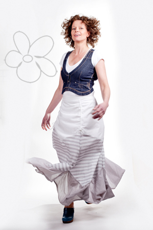http://myshop.s3-external-3.amazonaws.com/shop2074100.pictures.hippe-lange-rok2.jpg