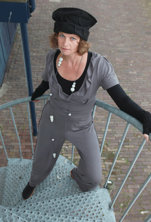 http://myshop.s3-external-3.amazonaws.com/shop2074100.pictures.jumpgr.gif