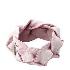 http://myshop.s3-external-3.amazonaws.com/shop2076500.pictures.CY-greatpinky-bracelet-pl.jpg