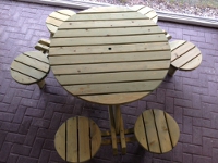 http://myshop.s3-external-3.amazonaws.com/shop2329900.pictures.Picknicktafel%20Rond%20115cm%20Doorsnee%20afb1%20250px.jpg
