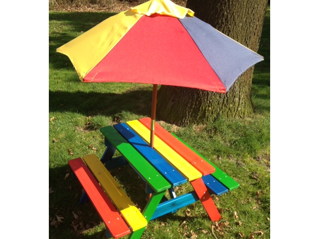<B>MET VROLIJKE PARASOL</B>