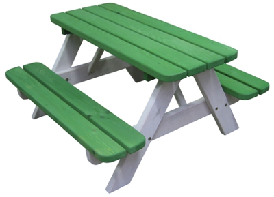 <B>SOLIDE HOUT + VEILIGE AFGERONDE HOEKEN</B>