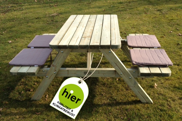 <B>SOLIDE HOUT + VEILIGE AFGERONDE HOEKEN</B>