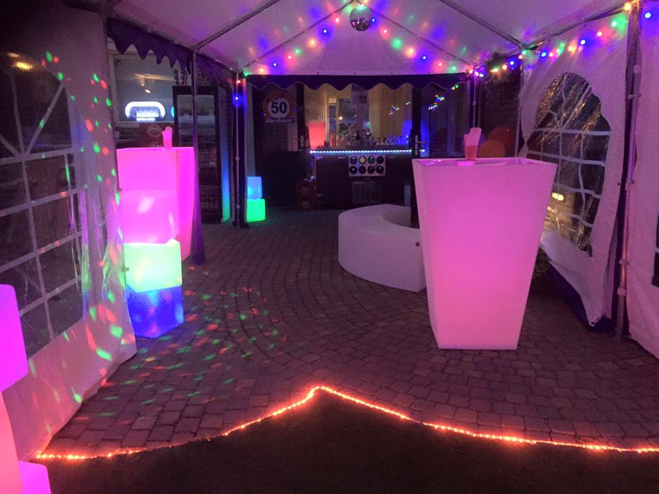 Echte foto\'s, Partyverhuurplaza, Gratis Led Vaas, tenten verhuur ... Echte foto\'s, Partyverhuurplaza, Gratis Led Vaas, tenten verhuur ...