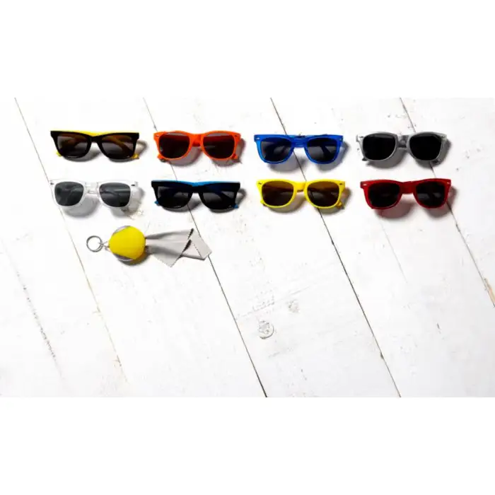 zonnebrillen op een rij